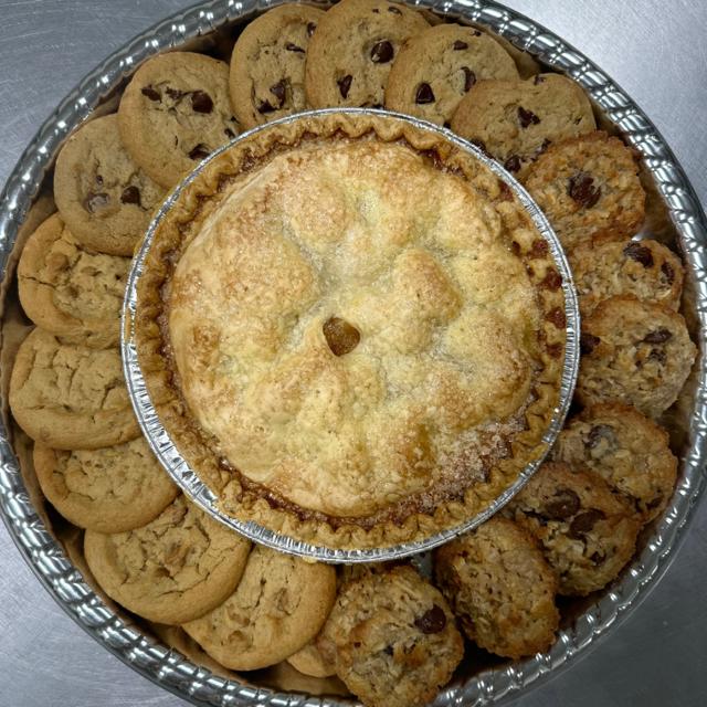 image-990512-Cooikie_tray_with_pie-c51ce.w640.png